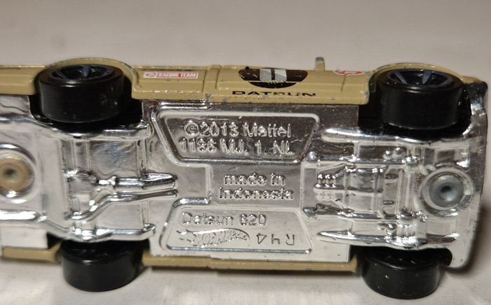 Voiture miniature hotwheels datsun 620 1/64 - photo numéro 6