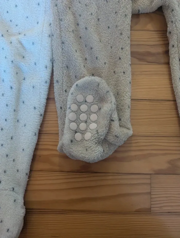 Lot sur pyjama - photo numéro 3