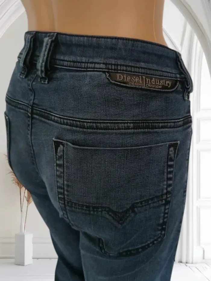 Jean Diesel modéle safado ,coupe droite 7/8iem,taille mi_haute,texture stretch - photo numéro 9