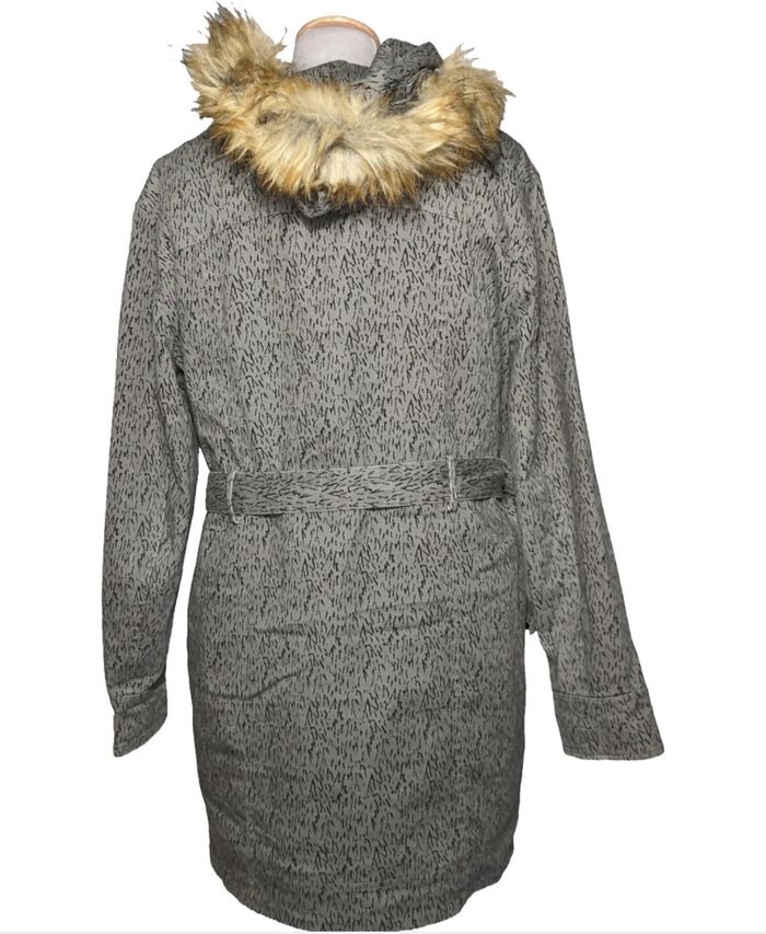 Beau manteau 2 en 1 T 40 Cop Copine avec capuche fausse fourrure  Neuf étiquette - photo numéro 3