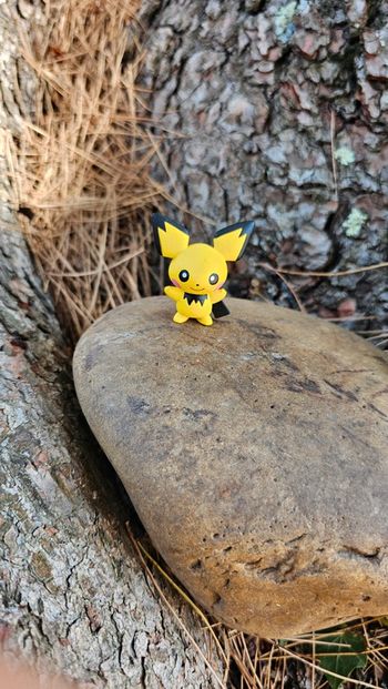 Super figurine Pokemon Nintendo tomy pitchu