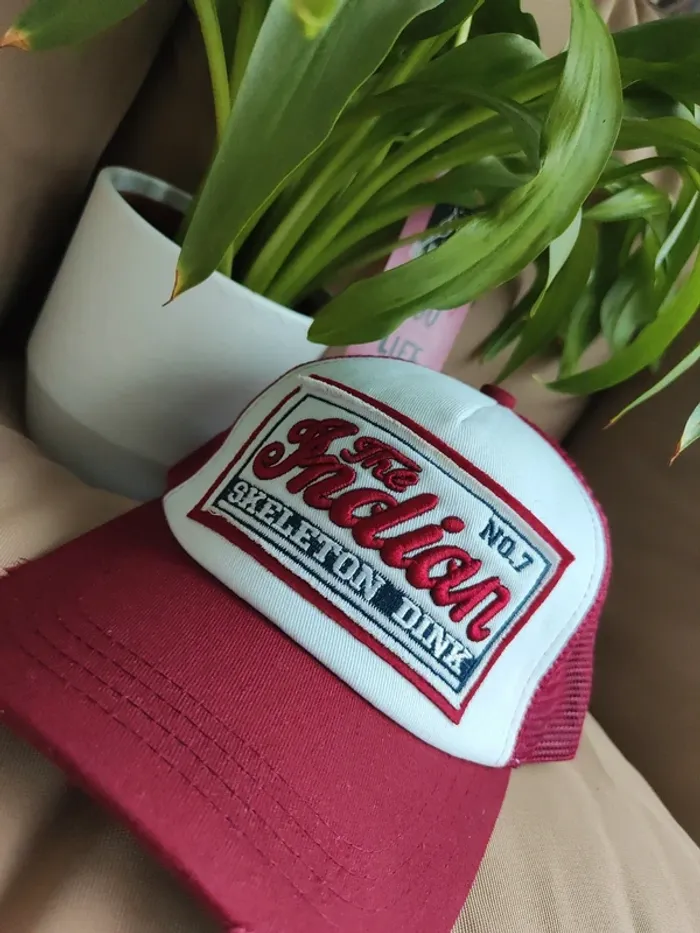 Casquette Trucker The Indian rouge