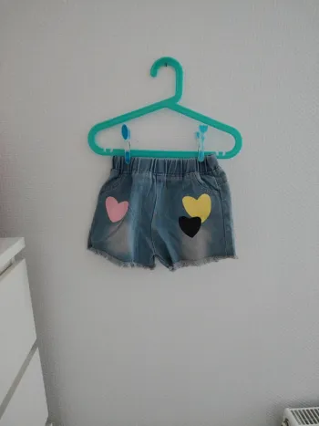 Short délavé taille 4 ans