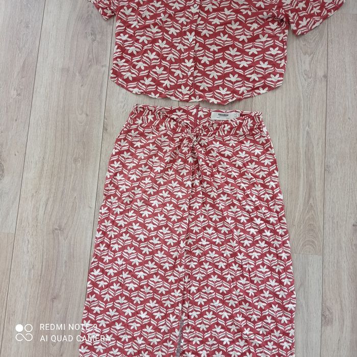 Ensemble chemisette jupe t36/38 Pull& Bear - photo numéro 3