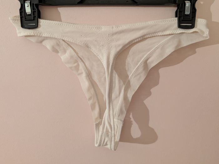 Joli string Etam blanc - photo numéro 2