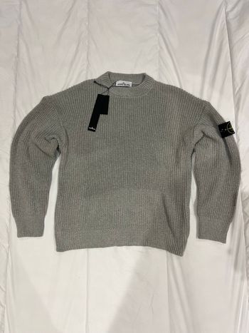 Pull Stone Island gris avec étiquette