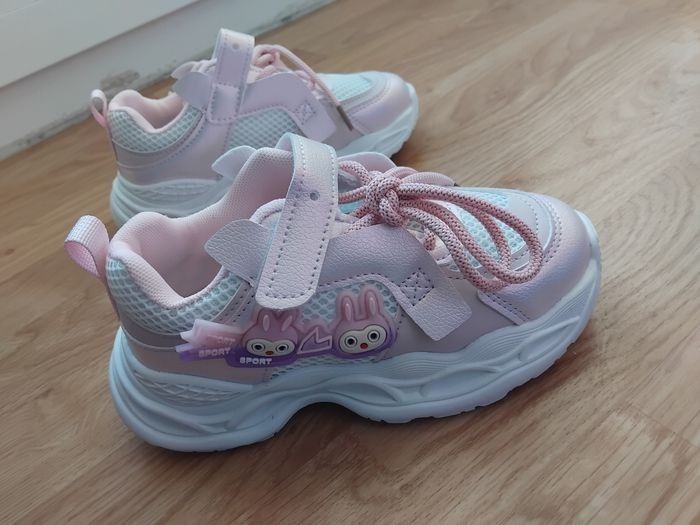 Basket neuf fille 30