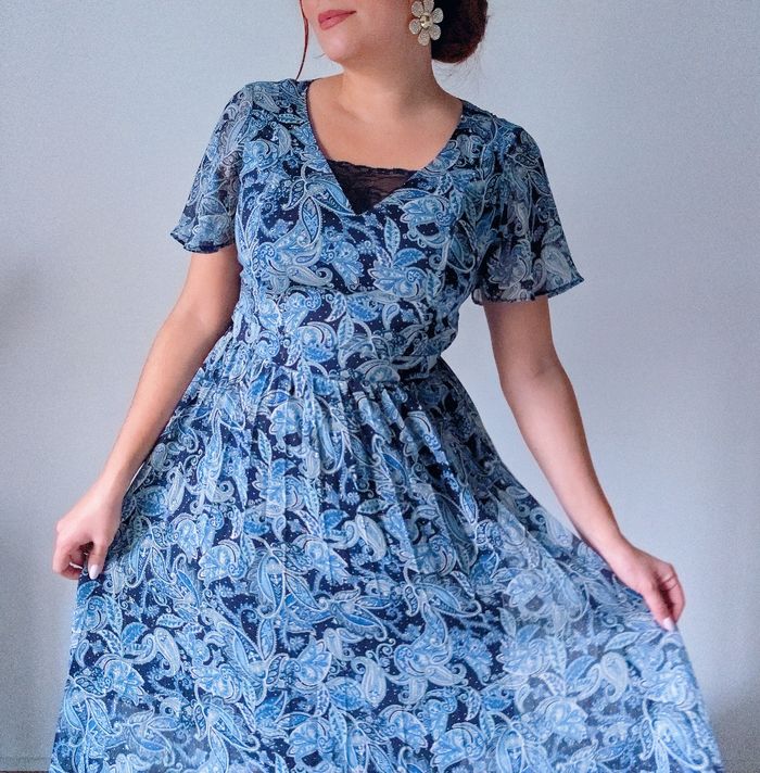Robe longue voilage dentelle bleu motif paisley cachemire tendance Naf Naf Taille 38 M
Très bon état - photo numéro 8