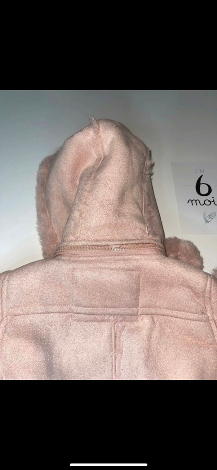 Manteau vieux rose avec capuche + moufle intégré - 6 mois - TBE - photo numéro 5