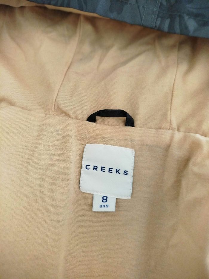 Blouson creeks Coupe vent fille taille  8 ans . Creeks. Très bon état - photo numéro 6