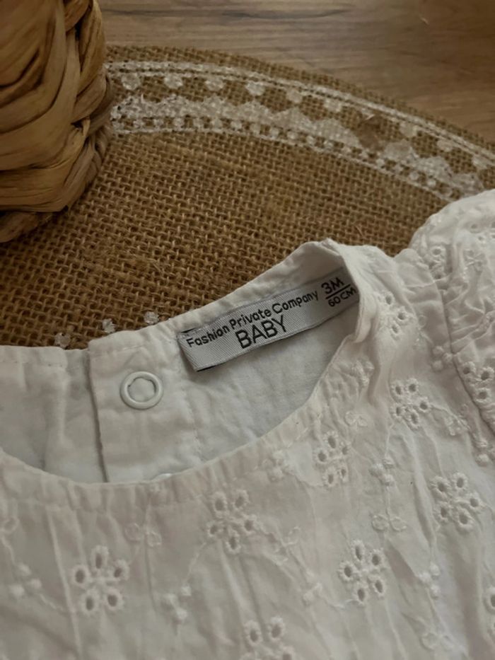 Robe à broderie - photo numéro 3
