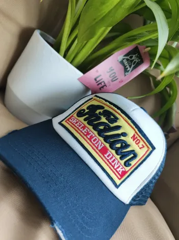 Casquette Trucker The Indian bleue marine