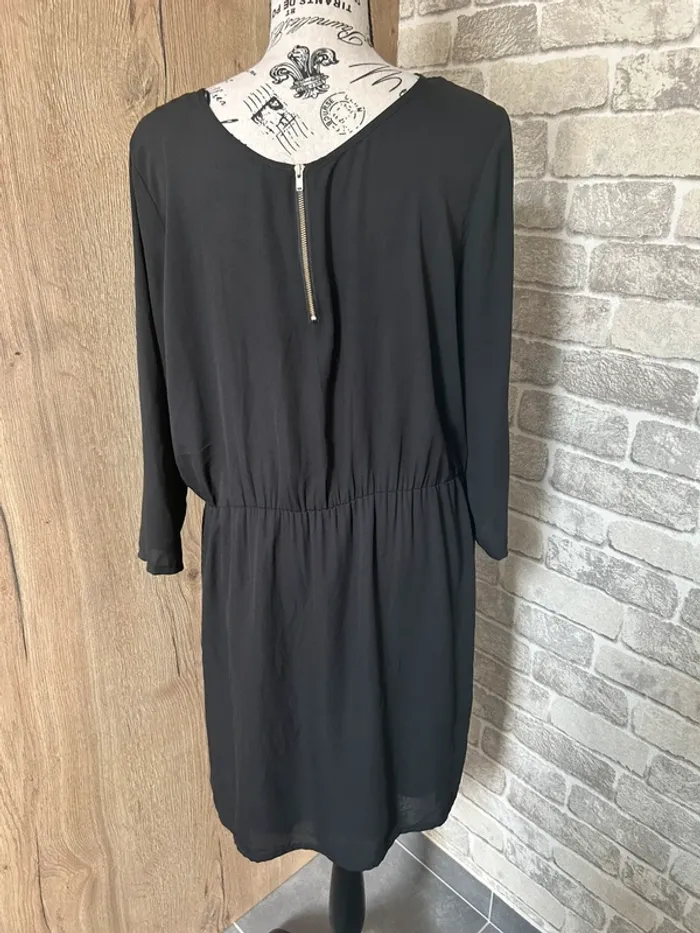 Robe noire taille 44 - photo numéro 3