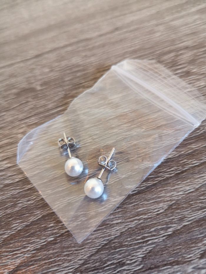 Petites boucles d'oreilles rondes - photo numéro 3