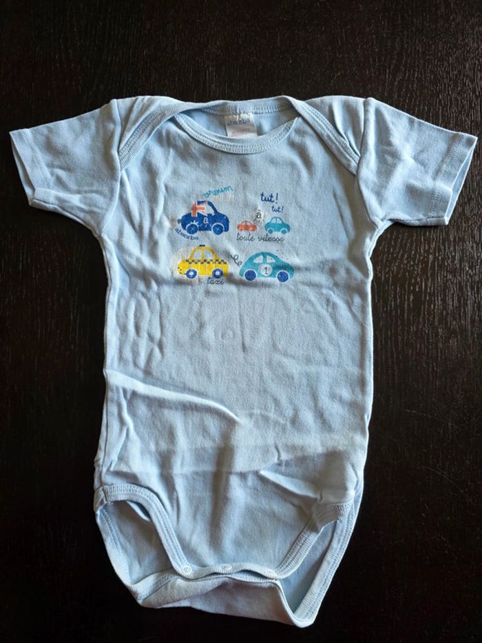 2 bodies a manches courtes en 24 mois - photo numéro 2