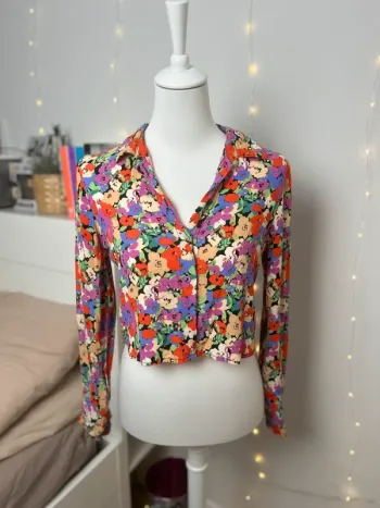 chemise crop fleurie colorée vintage – ONLY – taille S