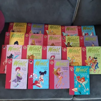 Lot 19 livres Winx Bibliothèque Rose