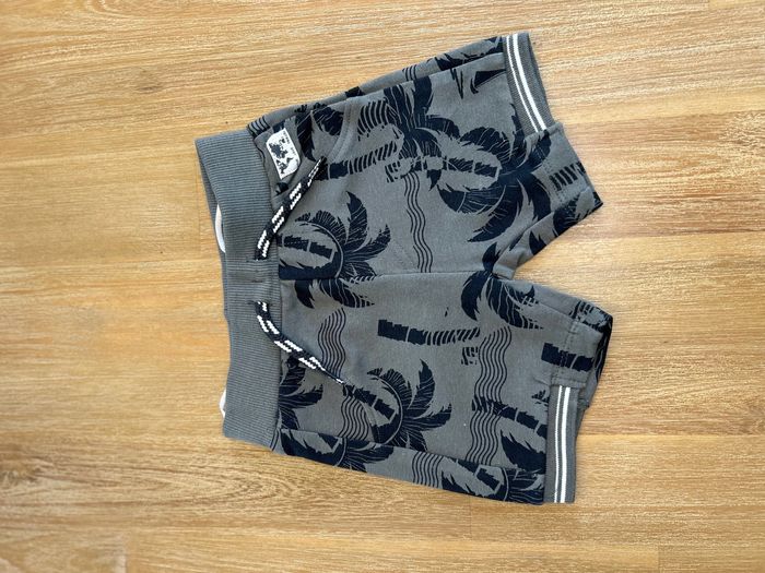 Short garçon Dirkje neuf taille 3 mois 62 cm