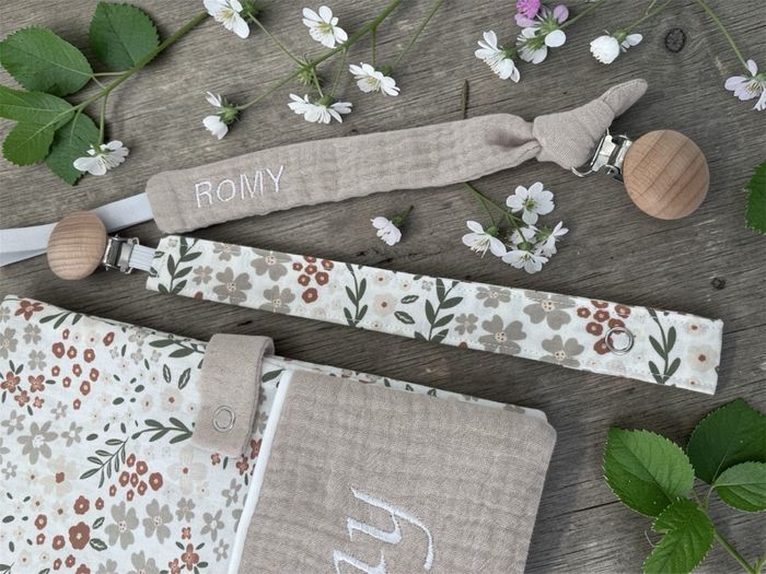 Attache tétine – Pratique et élégante