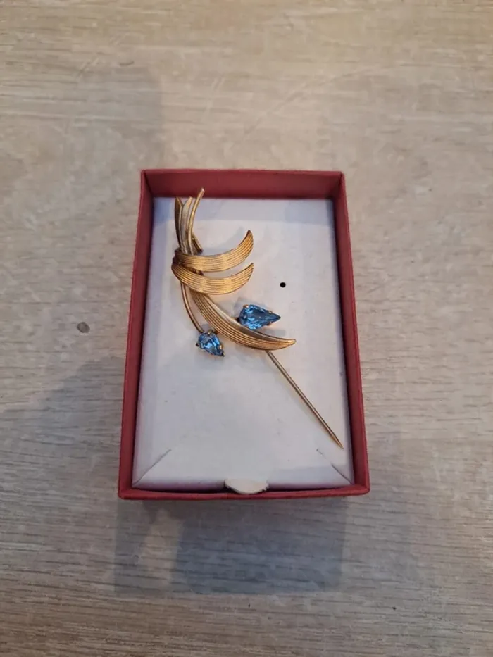 Broche en plaquer or - photo numéro 2