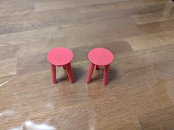 Lot de 2 tabourets probablement Enchantimals