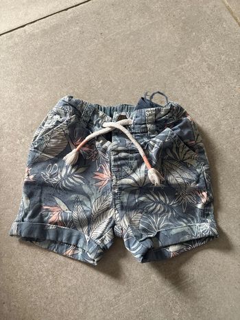 Short bleu fleuri