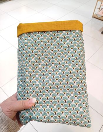 Pochette à livre grand format rosace turquoise 