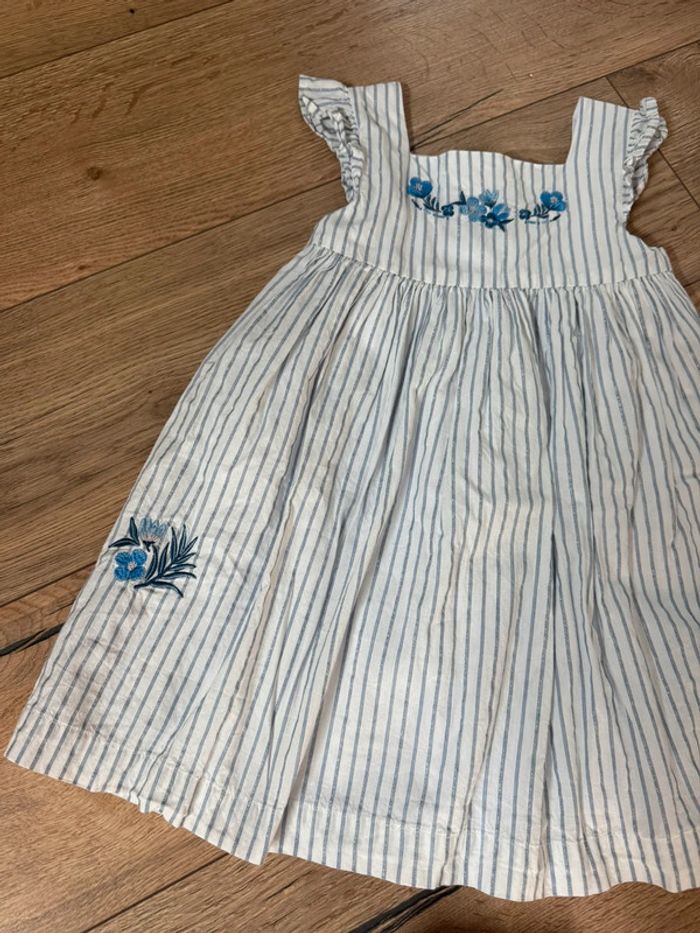 Jolie robe Sergent major 4 ans - bleue et blanche, liseré argenté - photo numéro 2