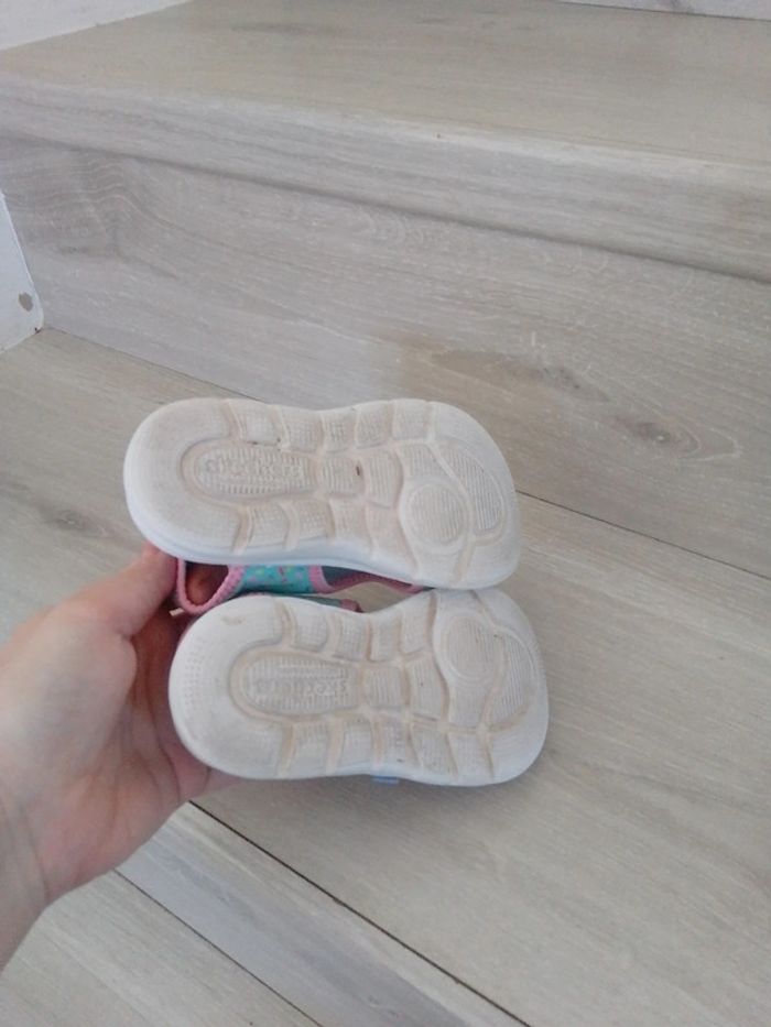 Sandales skechers taille 24 - photo numéro 4