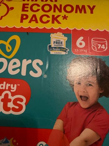 Vends 1 carton de couches Pampers pants taille 6