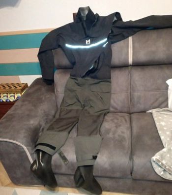 Combinaison sèche sports nautiques 