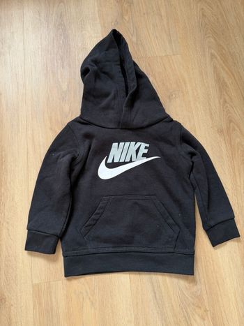 Sweat à capuche NIKE noir bébé – 12 mois (74–80 cm)