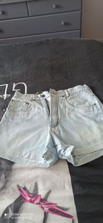 Short en jeans clair t. 38