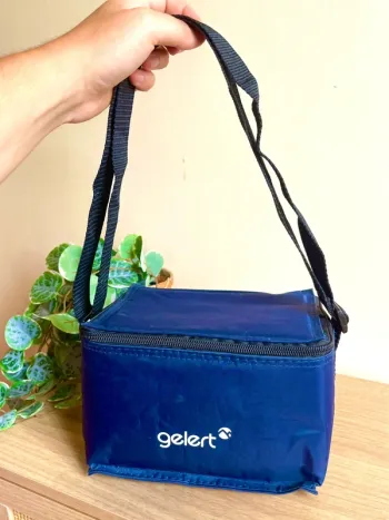 Sac isotherme bleu fonce Geant zip bandouliere compacte pique nique camping