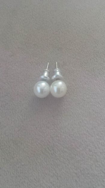 Boucles d'oreilles fantaisie, perle, neuves