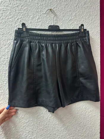 Short similicuir élastique à la taille Kiabi taille M