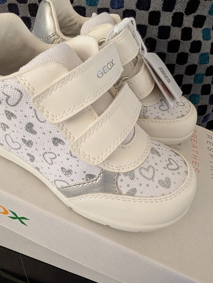 Chaussures fille. Taille 24. Neuf. Geox - photo numéro 4