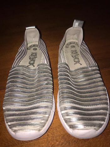 Basket femmes gris taille 38 marque kiwox  bon état