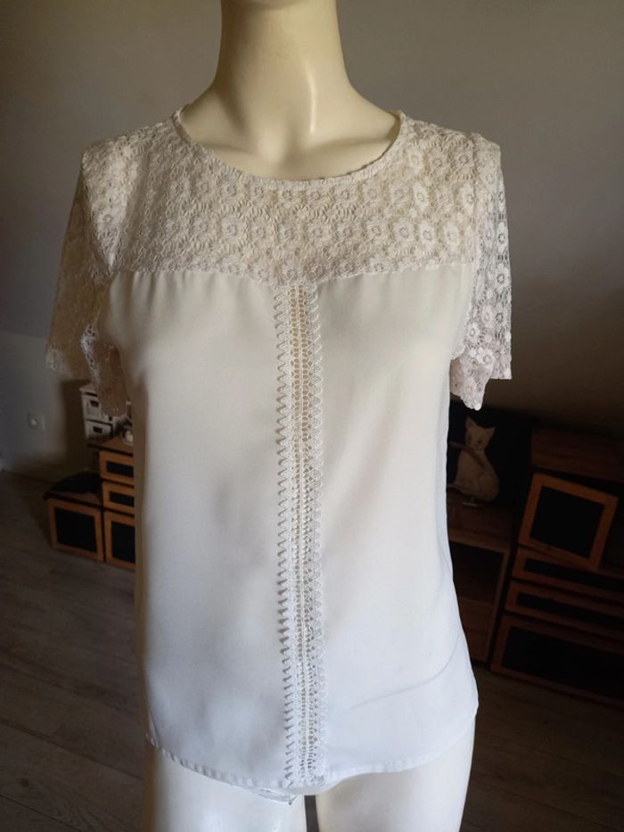 Tee shirt blanc style dentelle Taille 36 - photo numéro 2