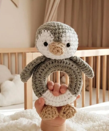 🐧🧶 Hochet pingouin au crochet 🤍✨