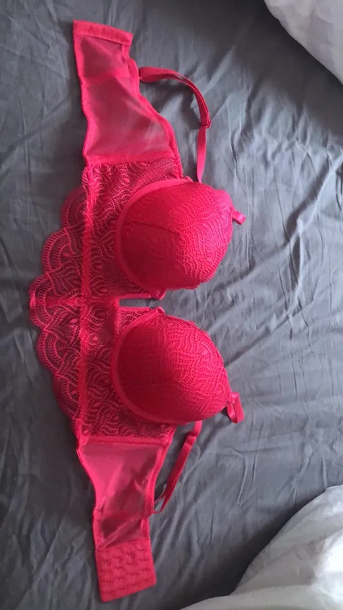 Top soutien gorge dentelle rouge framboise neuf bralette - photo numéro 2