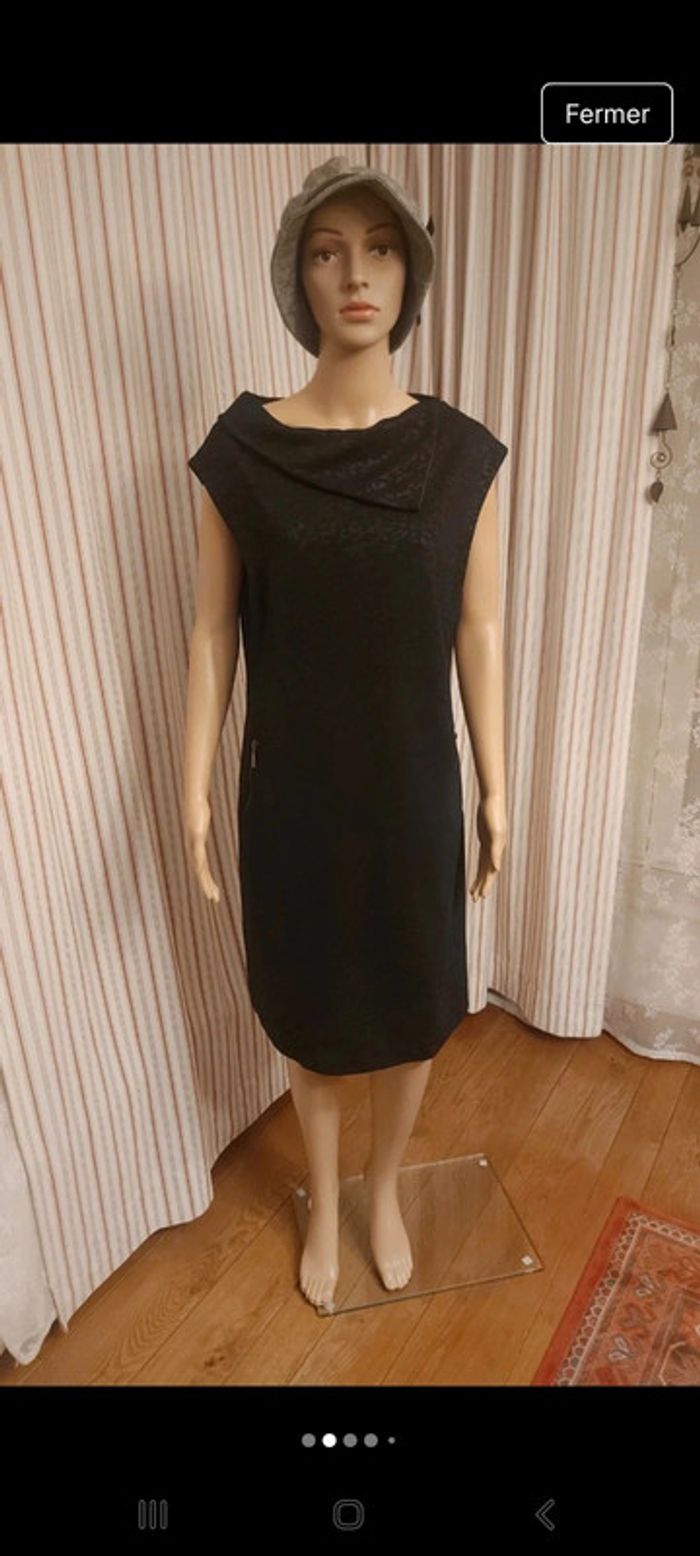 Robe Cassis noire t 46 en trés bonne état - photo numéro 2