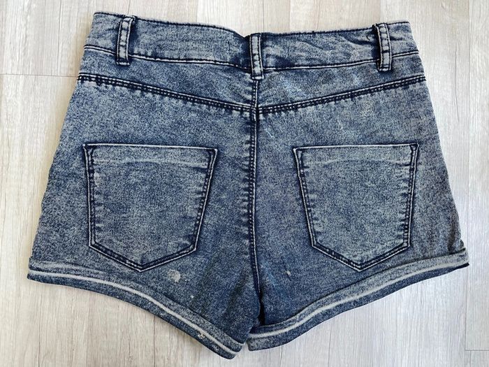 short ~ bershka ~ taille 34 - photo numéro 2