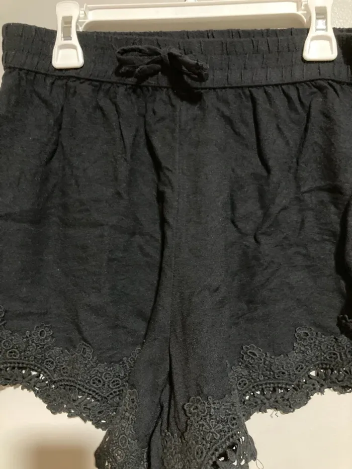 Short noir taille haute Clockhouse C&A– Taille 40 - photo numéro 3
