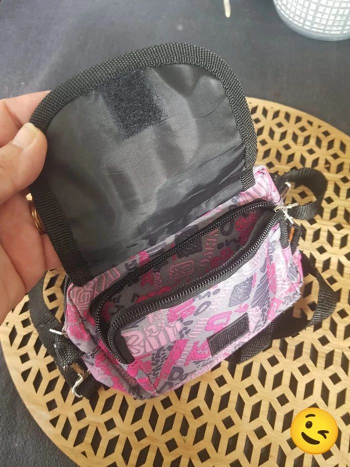 Mini Sacoche Tres Bon Etat - photo numéro 3