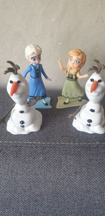 4 figurines reine des neige
