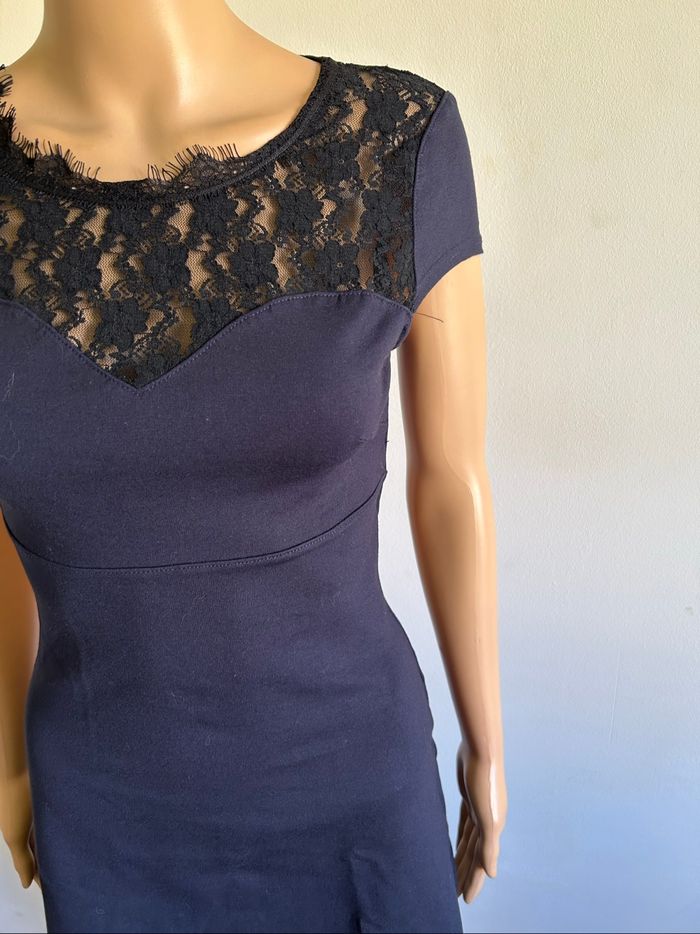 Robe bleue marine avec dentelle noire Morgan taille XS jamais portée - photo numéro 4