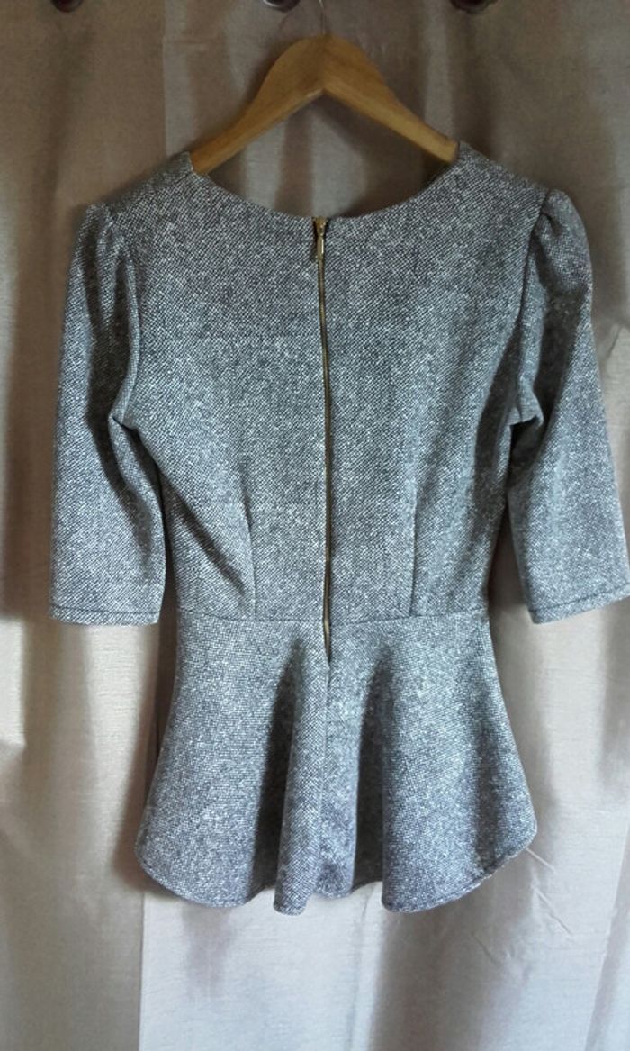 Top péplum gris - photo numéro 4