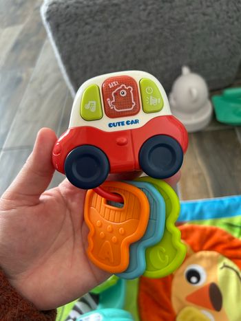 Lot jouets bébé