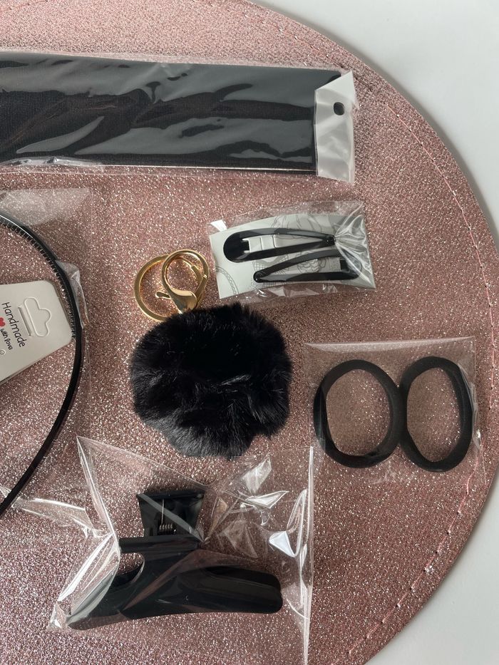 Lot accessoires pour cheveux noir - photo numéro 3